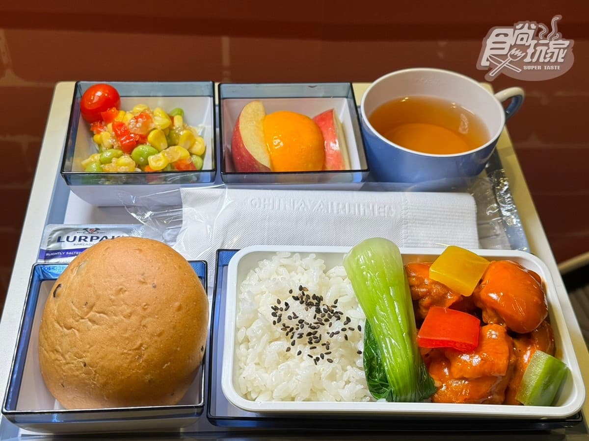 在高空吃米其林台菜!華航聯手美福「米香」端15道飛機餐,這些航線吃得到 在高空吃米其林台菜!華航聯手美福「米香」端15道飛機餐,這些航線吃得到