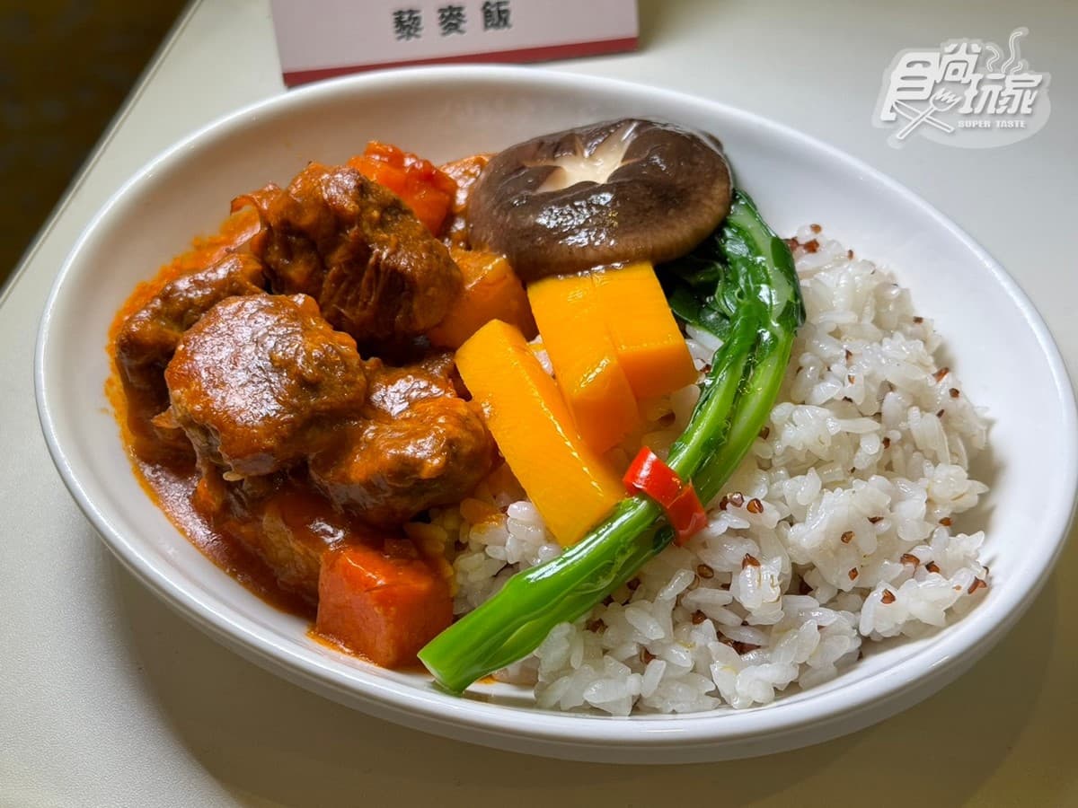 在高空吃米其林台菜!華航聯手美福「米香」端15道飛機餐,這些航線吃得到 在高空吃米其林台菜!華航聯手美福「米香」端15道飛機餐,這些航線吃得到