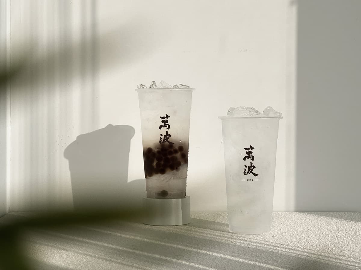 萬波10元「冰塊水始祖」回歸！免費加珍珠，還有紅玉粉粿水、紅葉白森林蛋糕