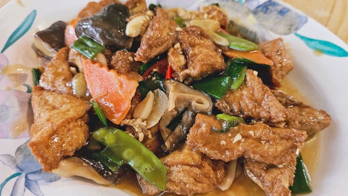 「紅燒豆腐」鹹香夠味，而且很下飯。（圖片來源：Yuki‘s Life）