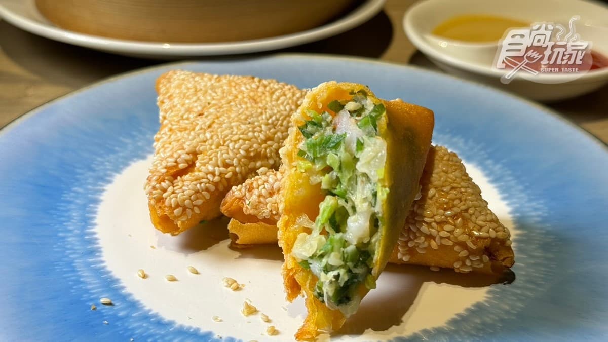 「芝麻薑蔥蝦餅」等炸點也精巧不油膩。