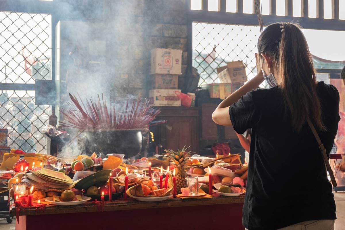 清明祭祖為什麼重要？命理專家親身體驗：掃墓、拜拜「加持」運勢差很大