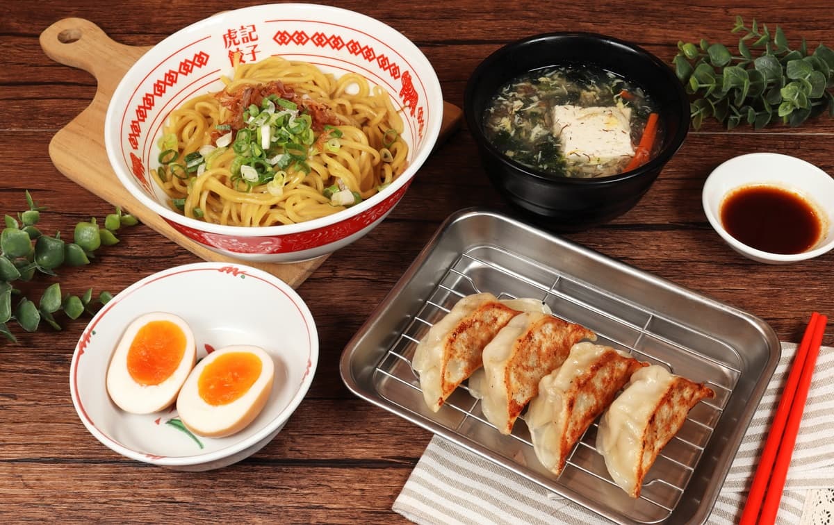 快閃１天！拿坡里炸雞32元、三商巧福免費送炸醬麵，還有５間餐飲買一送一