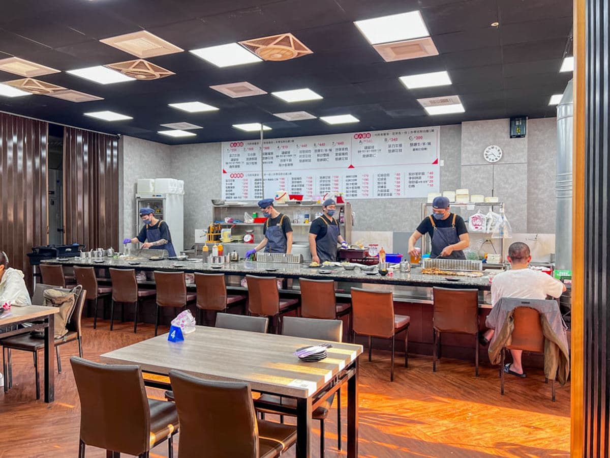 青菜免費續盤！120元起爽吃高CP值鐵板燒，自助吧白飯、爆米花、冰品無限供應