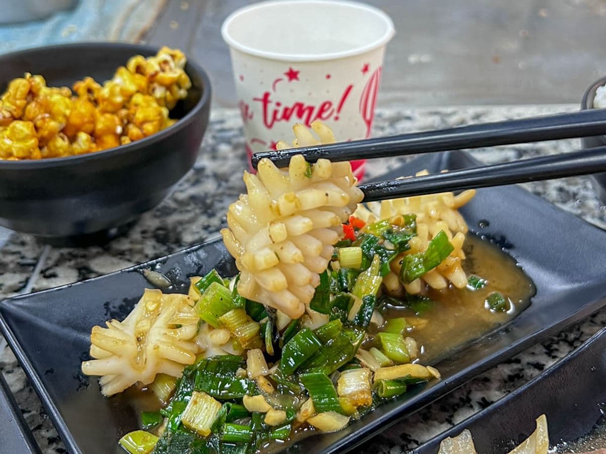 青菜免費續盤！120元起爽吃高CP值鐵板燒，自助吧白飯、爆米花、冰品無限供應