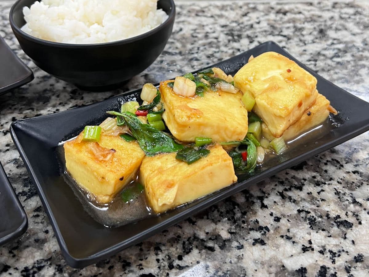 青菜免費續盤！120元起爽吃高CP值鐵板燒，自助吧白飯、爆米花、冰品無限供應