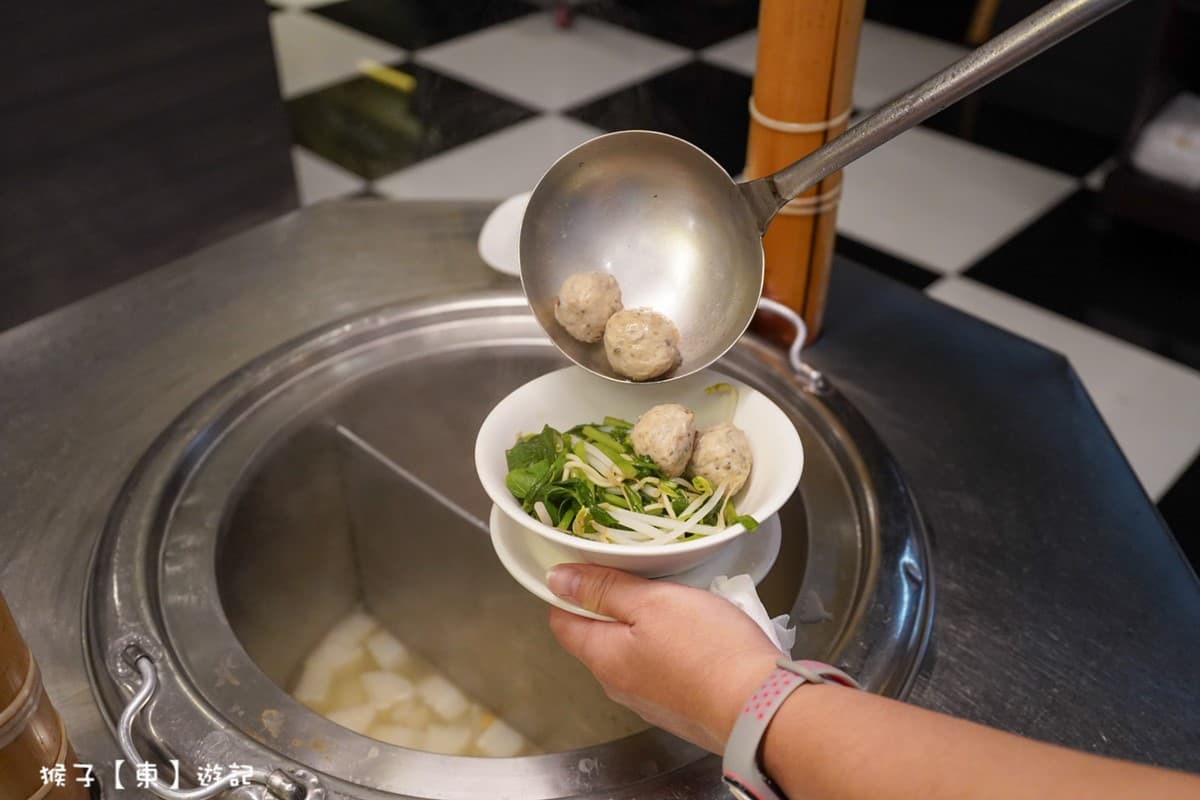 真的怕你餓！高雄超狂飯店「一泊三食」加無限冰淇淋，包吃包住每人千元有找