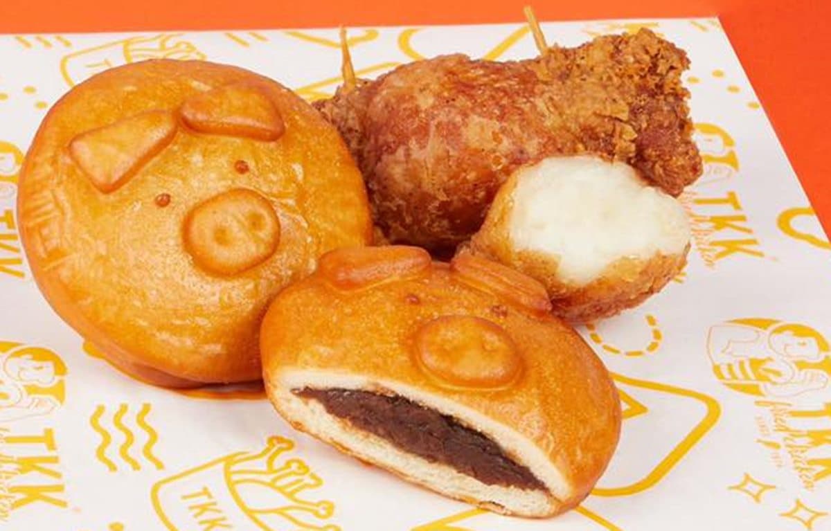 真的麥鬧啊！３大速食愚人節搶吃：頂呱呱「扁臉豬仔包」、必勝客蛇造型披薩