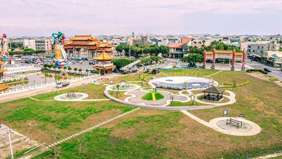 破千坪「親水公園」藏全台最大媽祖廟!限時4天試營運,消暑先衝太極噴水池 破千坪「親水公園」藏全台最大媽祖廟!限時4天試營運,消暑先衝太極噴水池