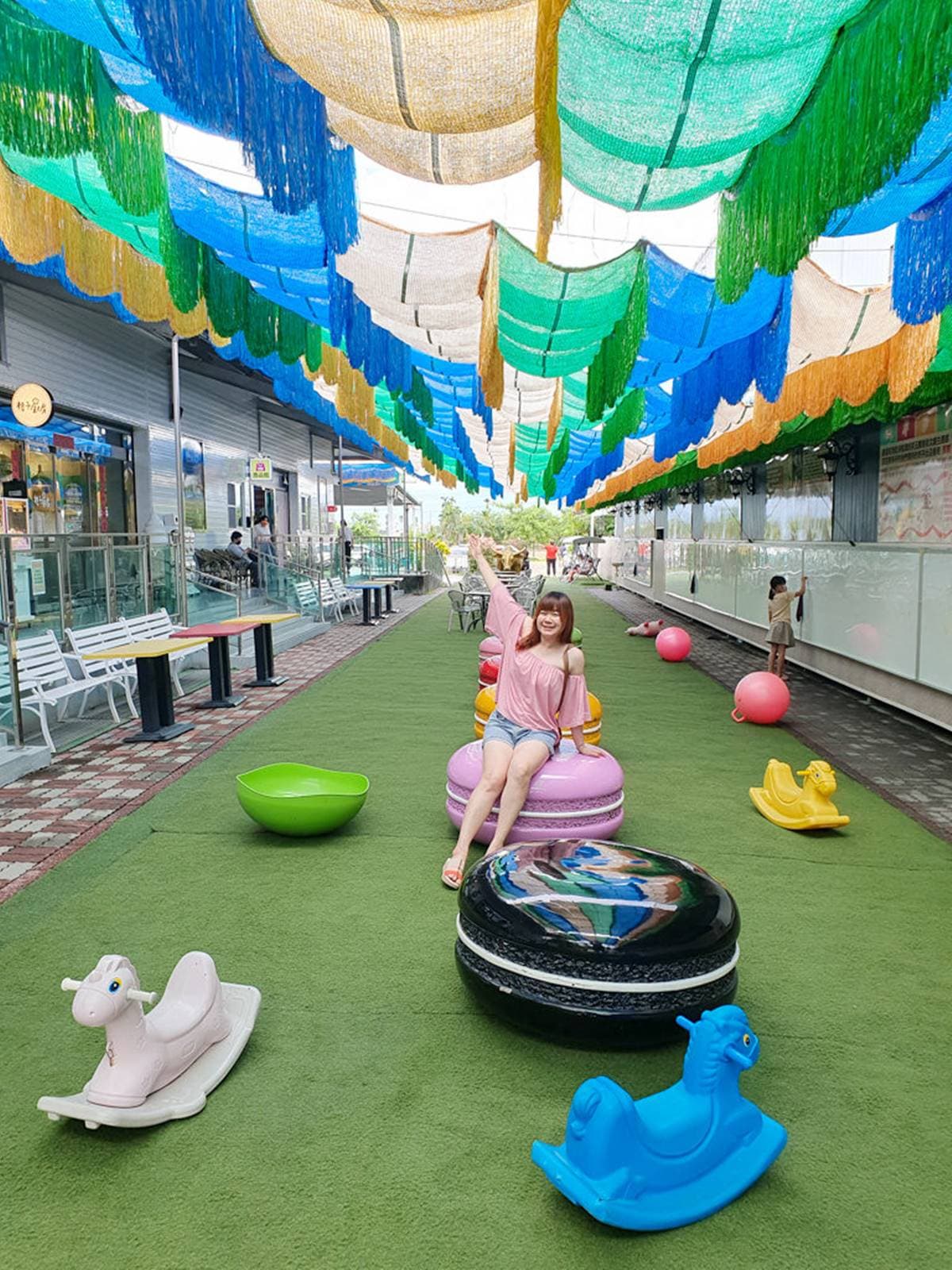 南台灣最強香皂觀光工廠!免費入園爽玩挖土機、巨型馬卡龍,兒童節出遊首選 南台灣最強香皂觀光工廠!免費入園爽玩挖土機、巨型馬卡龍,兒童節出遊首選