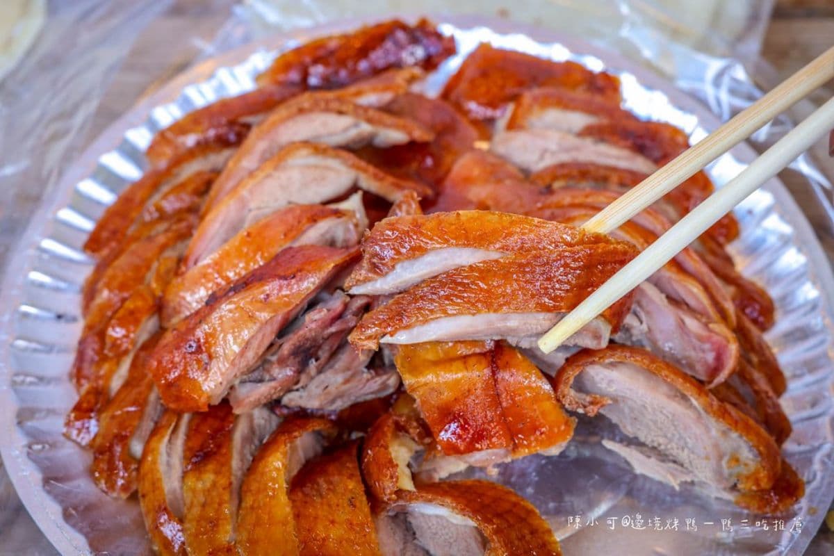 桃園超強烤鴨三吃!1天狂賣200隻上新聞,「功夫鹹酥鴨」先炸後炒醬香唰嘴 桃園超強烤鴨三吃!1天狂賣200隻上新聞,「功夫鹹酥鴨」先炸後炒醬香唰嘴