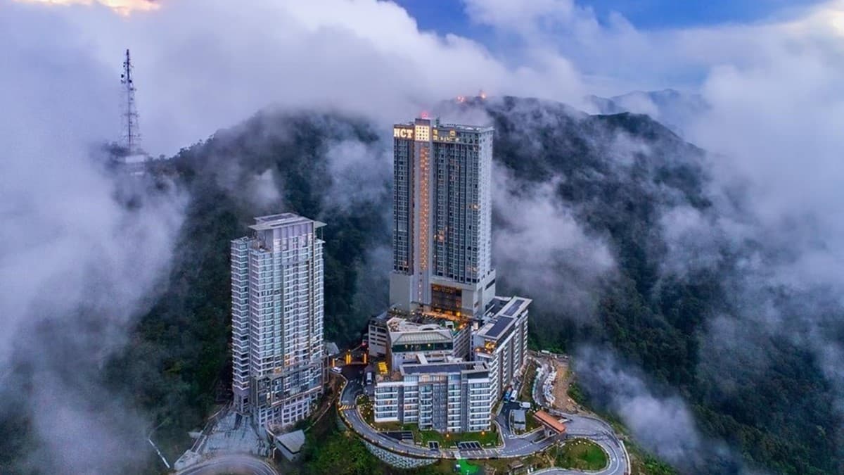 藏在雲裡的飯店！在高原上爽嗑火烤晚餐、泡櫻花湯，客房還有超大雙衛浴