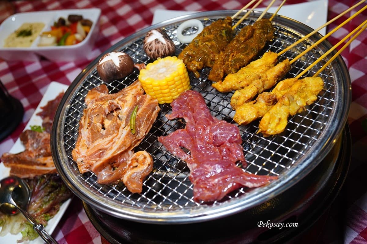藏在雲裡的飯店！在高原上爽嗑火烤晚餐、泡櫻花湯，客房還有超大雙衛浴