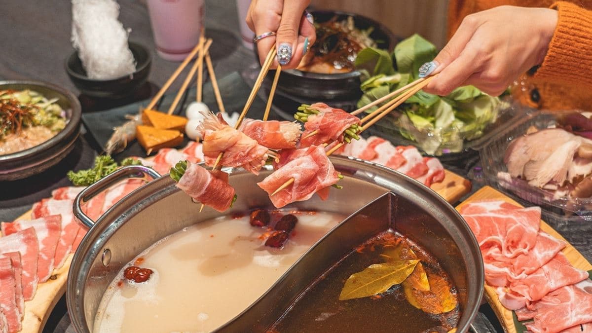 肉吸附了滿滿的麻辣湯，加上原本的肉香，口感層次更豐富。（圖片來源：如兒的悠閒食光）