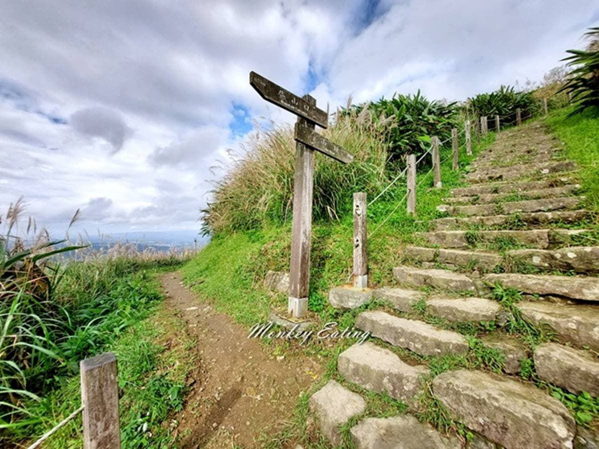 30分鐘輕鬆攻頂！新北小百岳登頂賞無敵海景、基隆嶼，晚上美拍九份山城夜景