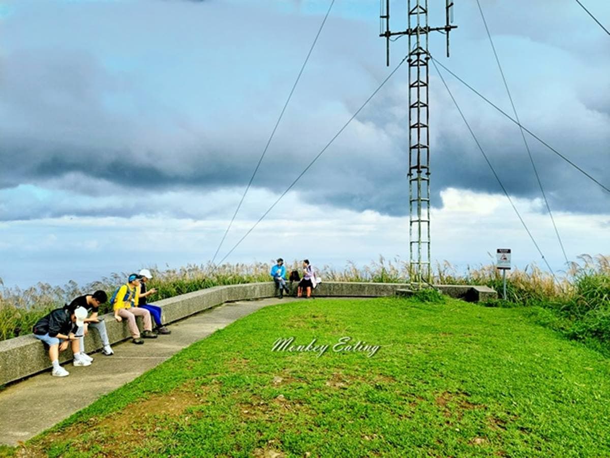 30分鐘輕鬆攻頂！新北小百岳登頂賞無敵海景、基隆嶼，晚上美拍九份山城夜景