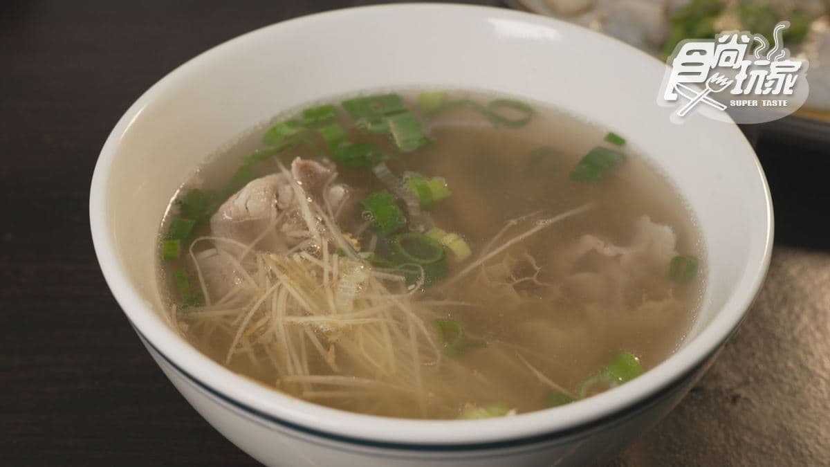 「綜合湯（牛肉＋牛肚）」給料完全不手軟，給得很多。