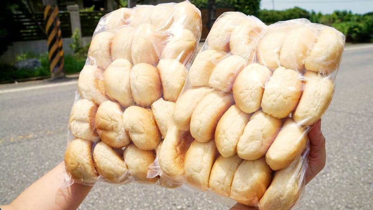 餐包每袋都有20顆，有奶油、爆漿起司、墨西哥、義式香草、全麥堅果。（圖片來源：東蛙池塘）