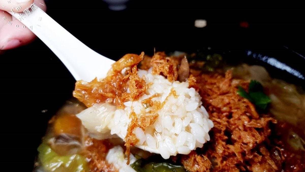 西魯肉可以選擇加飯或加麵，加飯變成有點像羹飯的吃法，分量很大。（圖片來源：米寶麻幸福滿載）