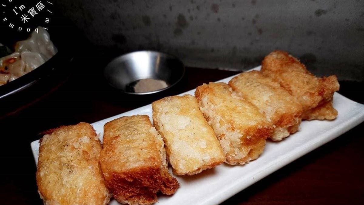 「糕渣」內餡使用白蝦仁以及雞湯熬煮而成，口感外酥內嫩。（圖片來源：米寶麻幸福滿載）