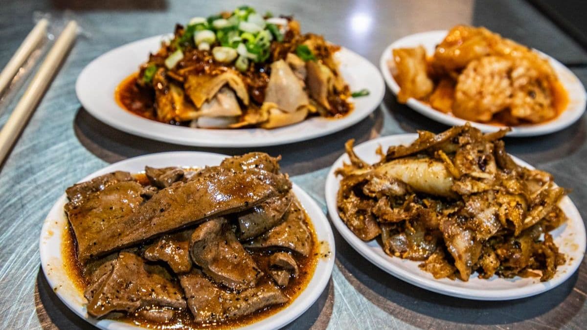 連小菜也相當厲害，口水雞、麻辣豬頭皮、黑胡椒豬肝都很推薦。（圖片來源：大手牽小手。玩樂趣）