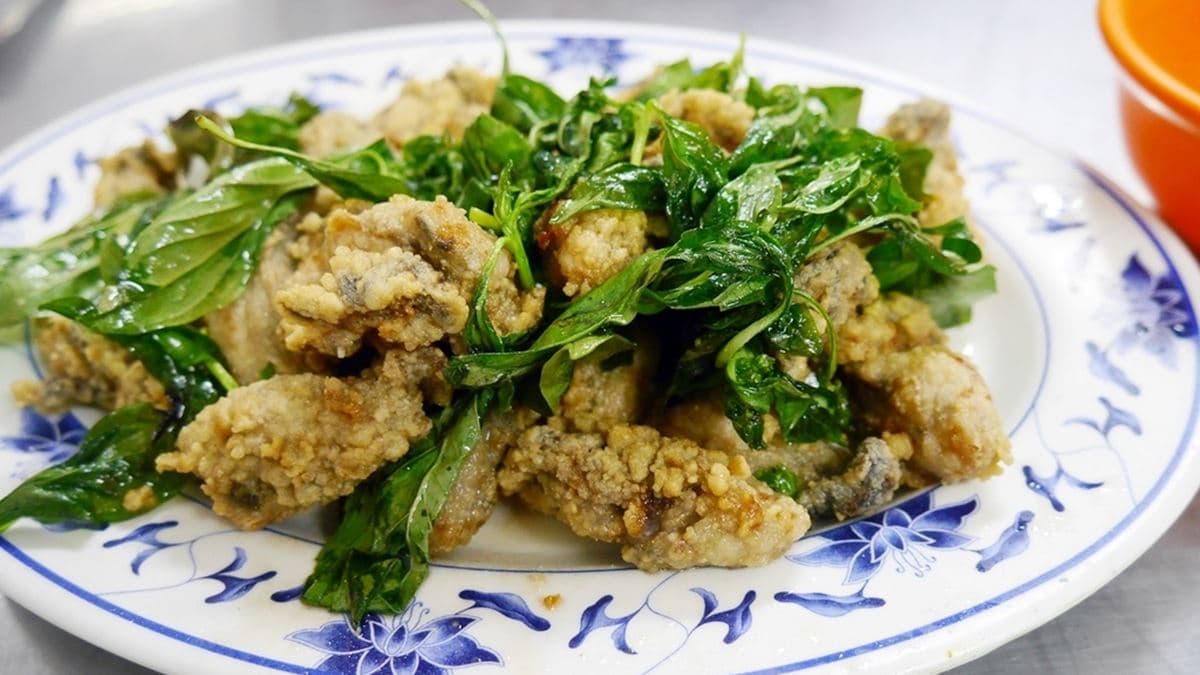 「炸蚵酥」炸得酥酥脆脆的。（圖片來源：桃紅小姐的抖擻生活）