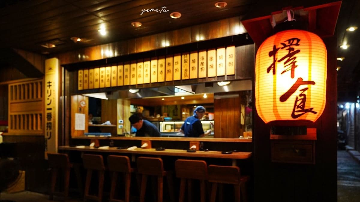 紅燈籠很吸睛、也有畫龍點睛之效，日式氛圍相當濃烈。（圖片來源：金大佛的奪門而出家日誌）