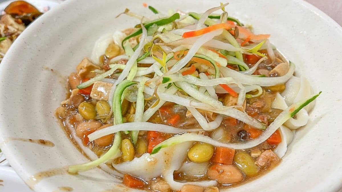 「榨醬麵」味道比較淡雅，適合喜歡清爽口味的饕客。（圖片來源：跟著尼力吃喝玩樂）