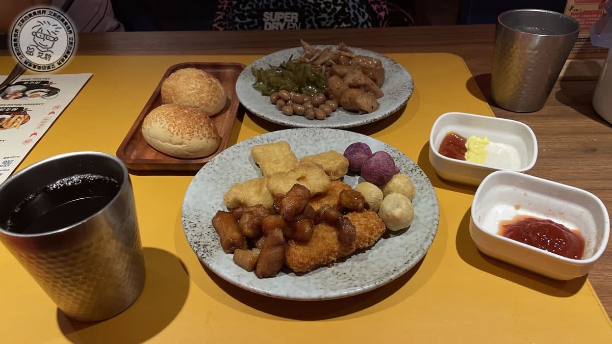 【新開店】200元起吃到飽!東區「高CP值炸雞店」炸物、滷味無限任吃 【新開店】200元起吃到飽!東區「高CP值炸雞店」炸物、滷味無限任吃