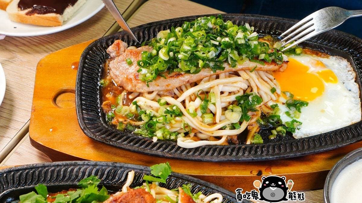 「劉文蔥番仔火系列」鋪了滿滿的港式蔥鹽，鹹香滋味超唰嘴。（圖片來源：貪吃鬼熊熊）