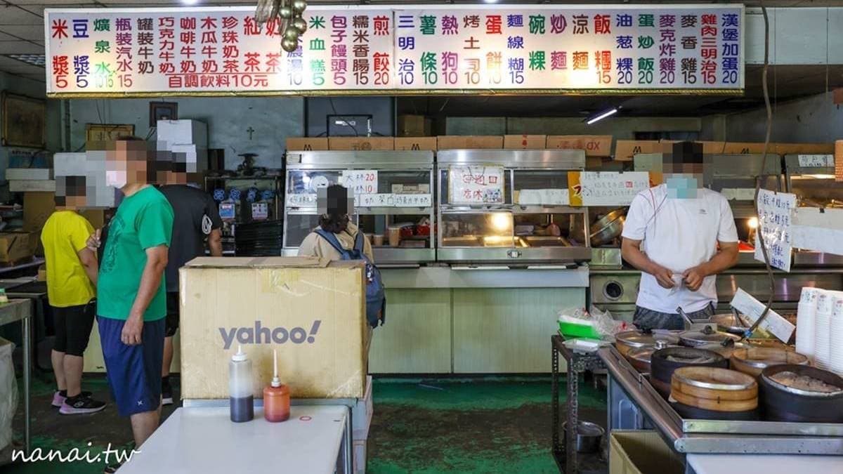 餐點通通都是店家自己做的，價格超佛心，餐點都擺在架上可任選。（圖片來源：Nana愛旅行札記）