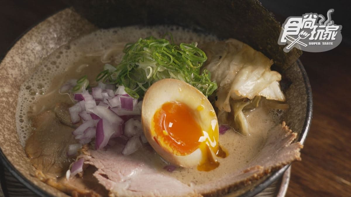 「甘醇濃郁豚骨拉麵」充滿日式風味，讓人的味覺秒飛日本。