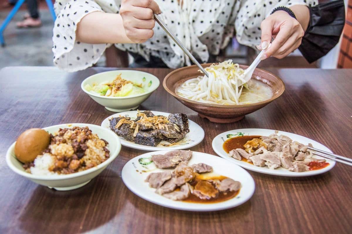 40元俗擱大碗!板橋人激推「老店米苔目」便宜吃飽飽,總統也愛的銅板美食 40元俗擱大碗!板橋人激推「老店米苔目」便宜吃飽飽,總統也愛的銅板美食