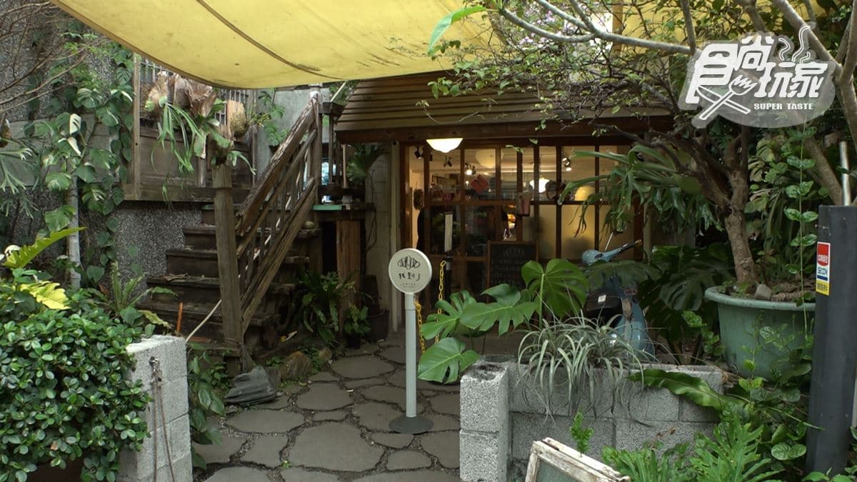 「找到了可頌小売所」隱身在巷弄裡面，很神祕。