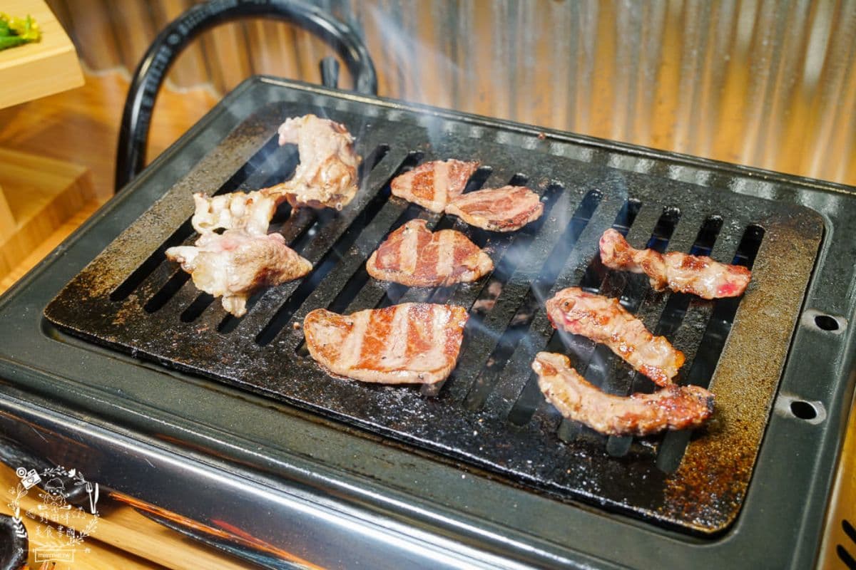 單身狗友善！台中超夯「單人燒肉」280元起開吃，自助吧免費供應小菜、飲料