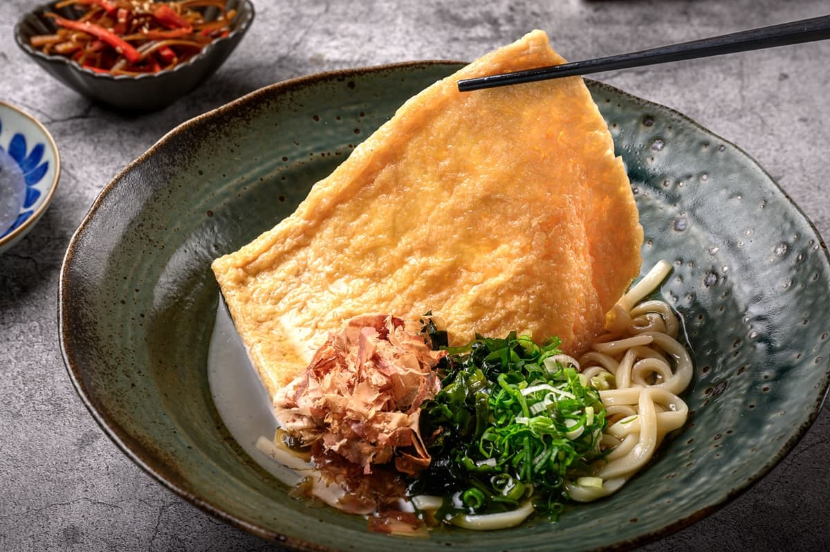 【新開店】限時1天半價!全台首間「京都派烏龍麵」登場,必搶手掌大豆皮 【新開店】限時1天半價!全台首間「京都派烏龍麵」登場,必搶手掌大豆皮