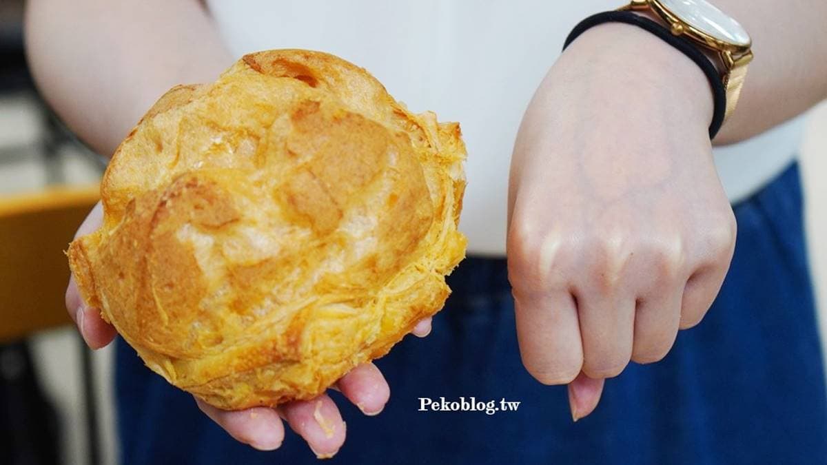 「萬里大泡芙」個頭大概是一般泡芙的２～３倍大！（圖片來源：PEKO の Simple Life）