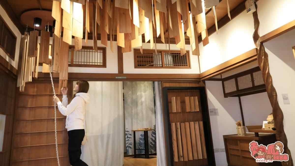 木頭製作的木鐘也充滿巧思。（圖片來源：熱血玩台南。跳躍新世界）
