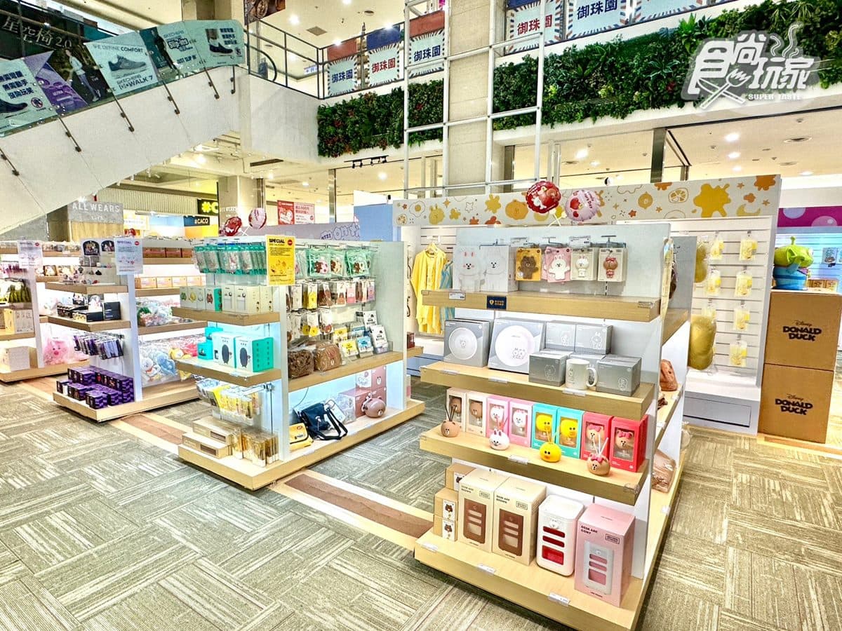 LINE FRIENDS快閃店免費逛！７大亮點：打卡1.5公尺莎莉、千款周邊超好買 (中獎公布)