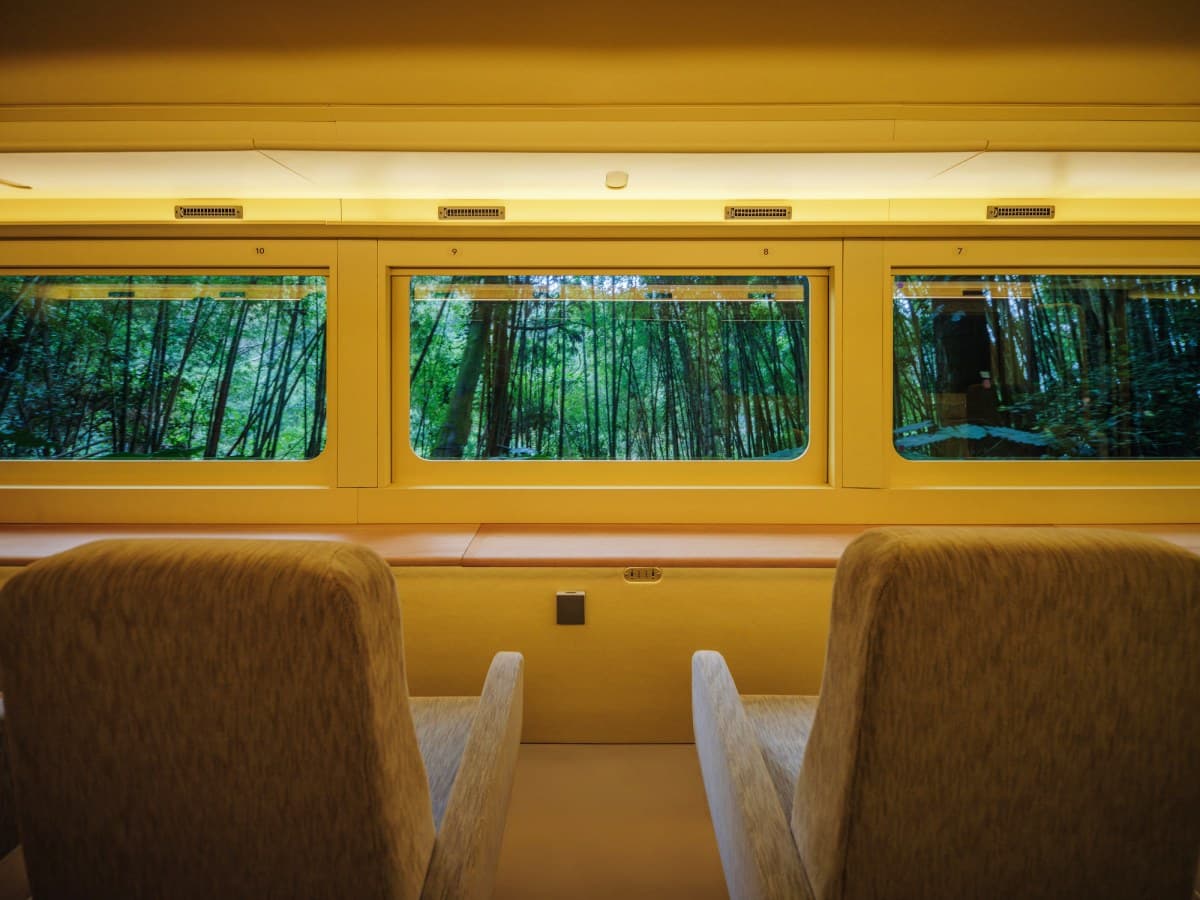 2輛阿里山最美小火車「這時」正式通車!大面山景窗美翻,套裝遊程明開賣 2輛阿里山最美小火車「這時」正式通車!大面山景窗美翻,套裝遊程明開賣