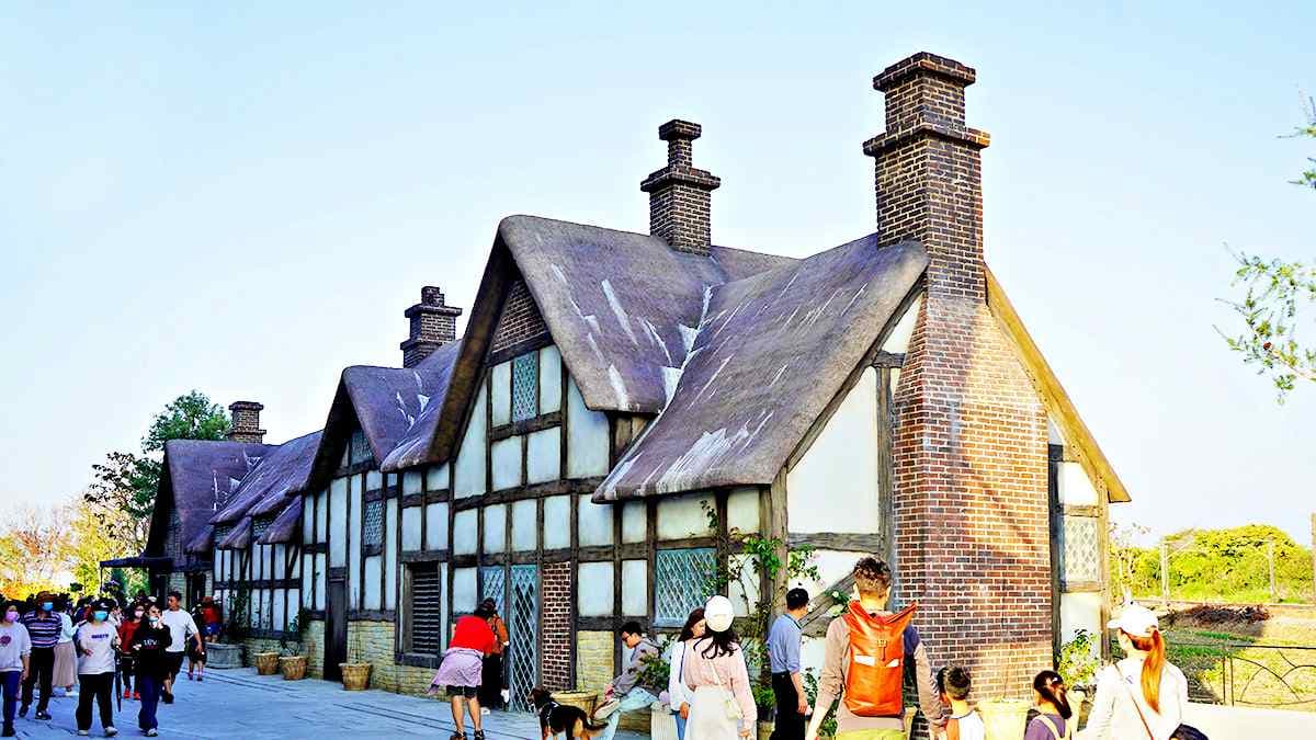 「全台最大玫瑰園」重新開放！千坪花園、南部版小人國、熱帶雨林免費逛到飽
