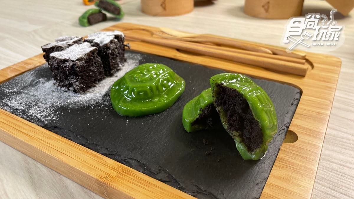 「甜心布朗尼」抹茶的味道和布朗尼巧克力的苦味很搭，也帶有巧克力的香味。