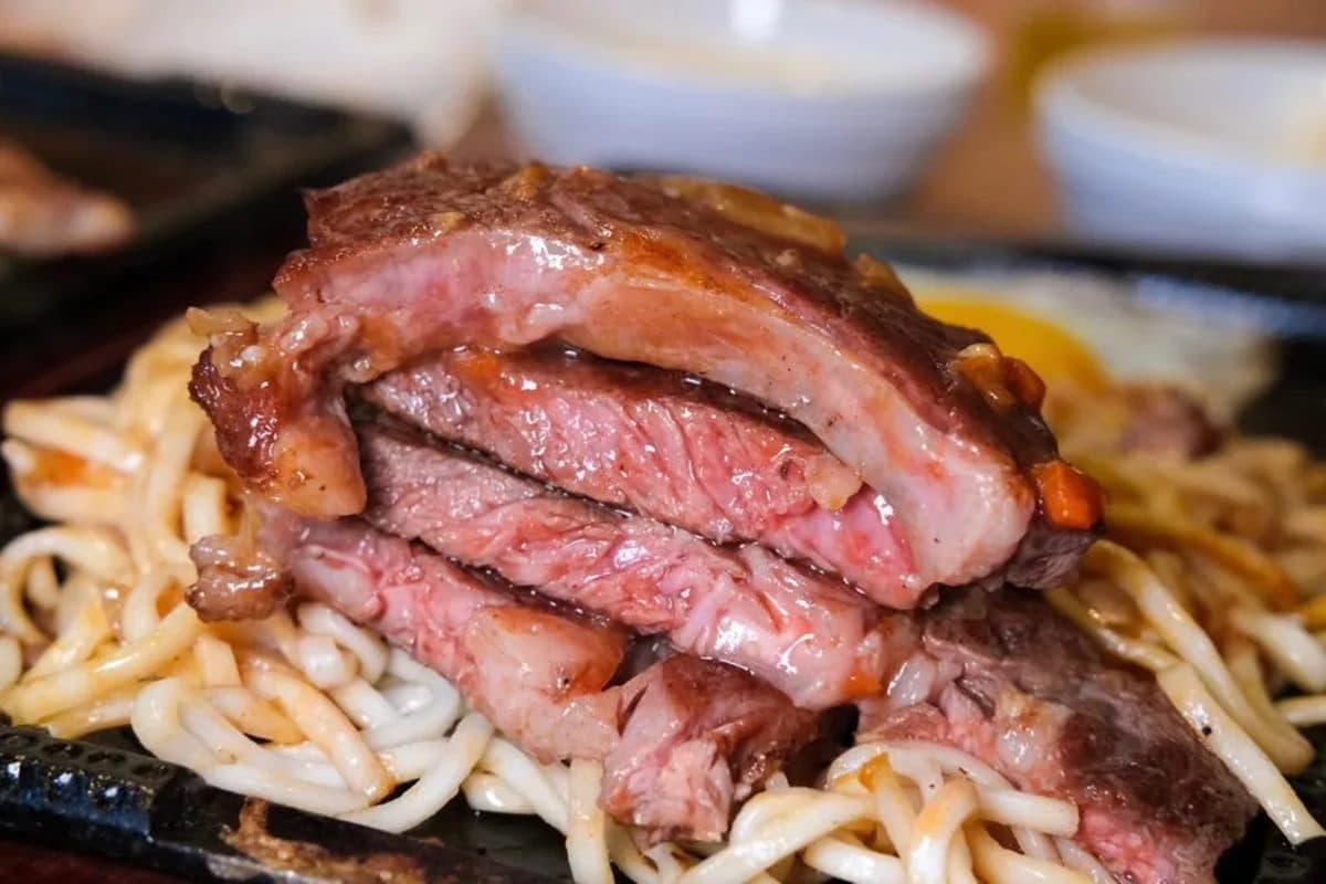120元爽嗑自助吧！台中「高CP值牛排」麵無限續，冰淇淋、厚片、濃湯無限吃