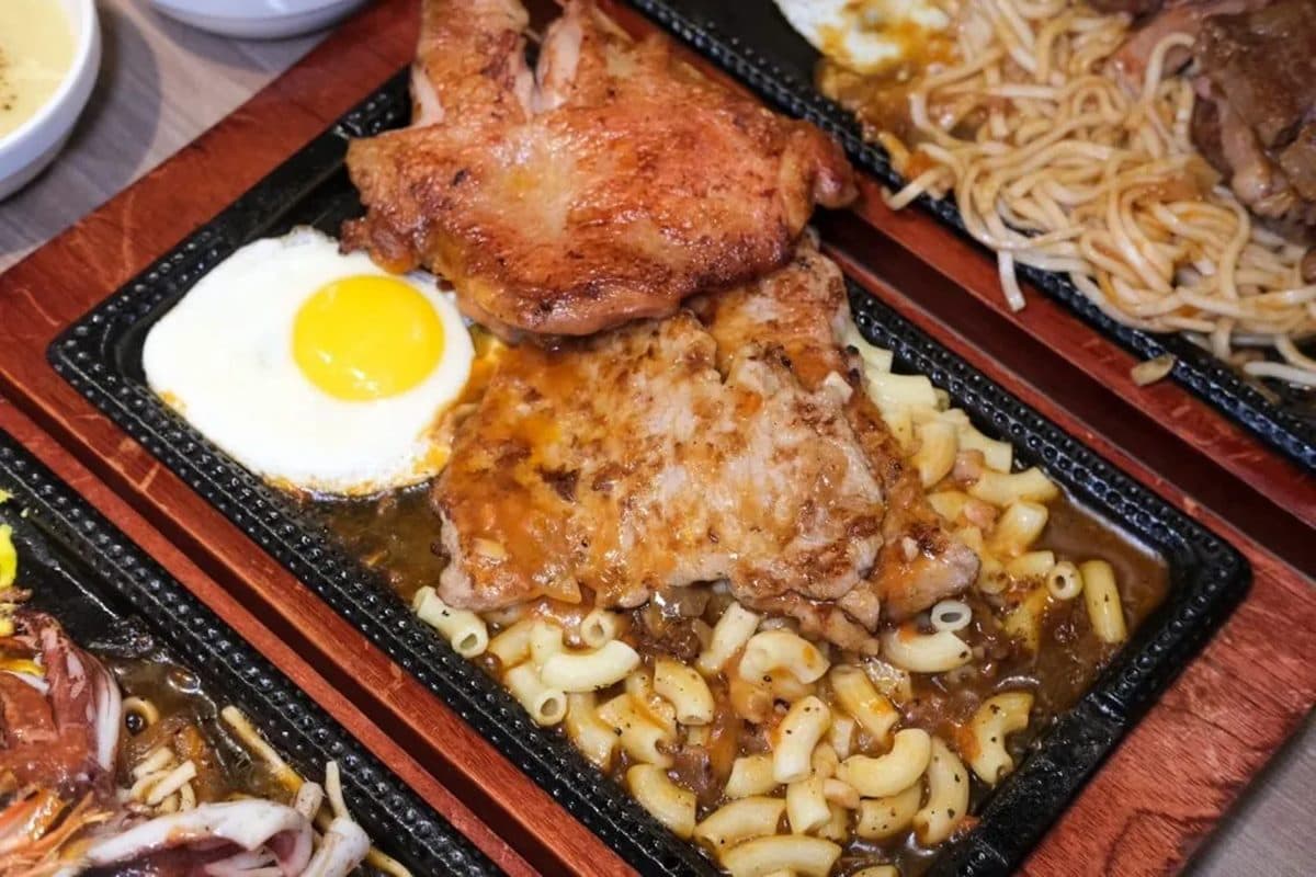 120元爽嗑自助吧！台中「高CP值牛排」麵無限續，冰淇淋、厚片、濃湯無限吃