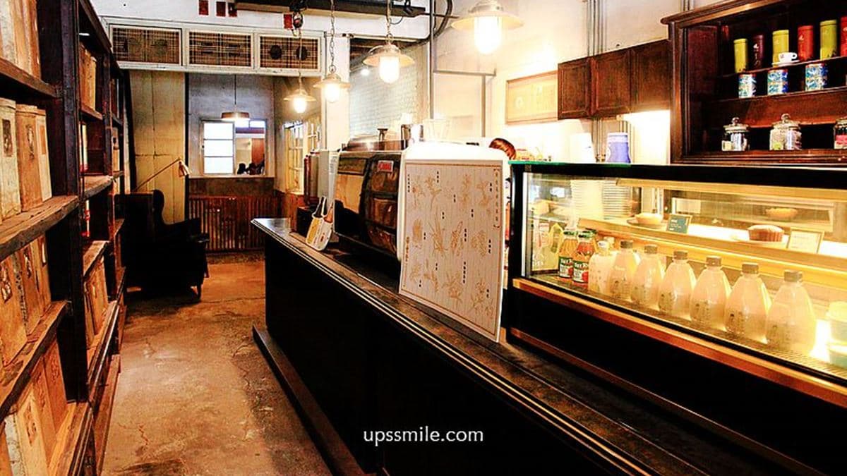 店內可見本身中藥行的裝潢。（圖片來源：Upssmile向上的微笑萍子 旅食設影）