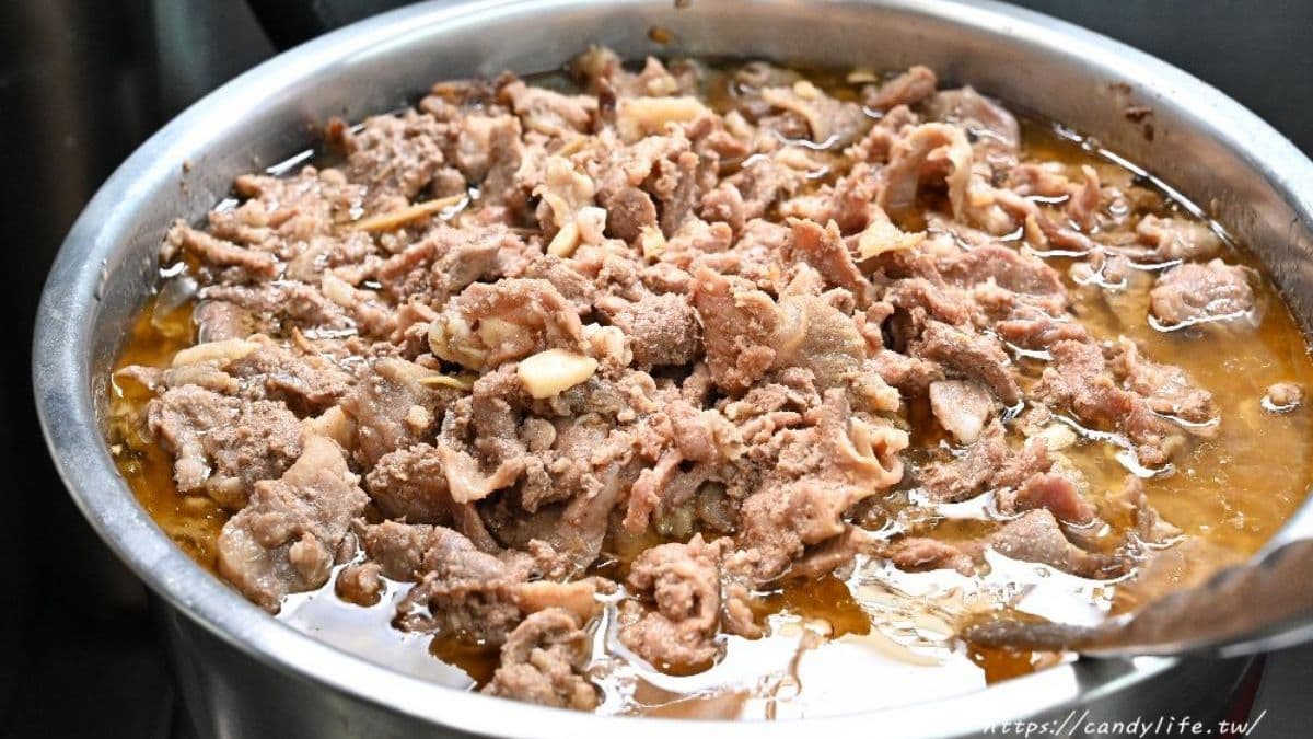 羊肉都是採用澳洲進口小羔羊，每天早上現炒、爆香再滷製，鮮嫩無腥味。（圖片來源：糖糖's 享食生活）