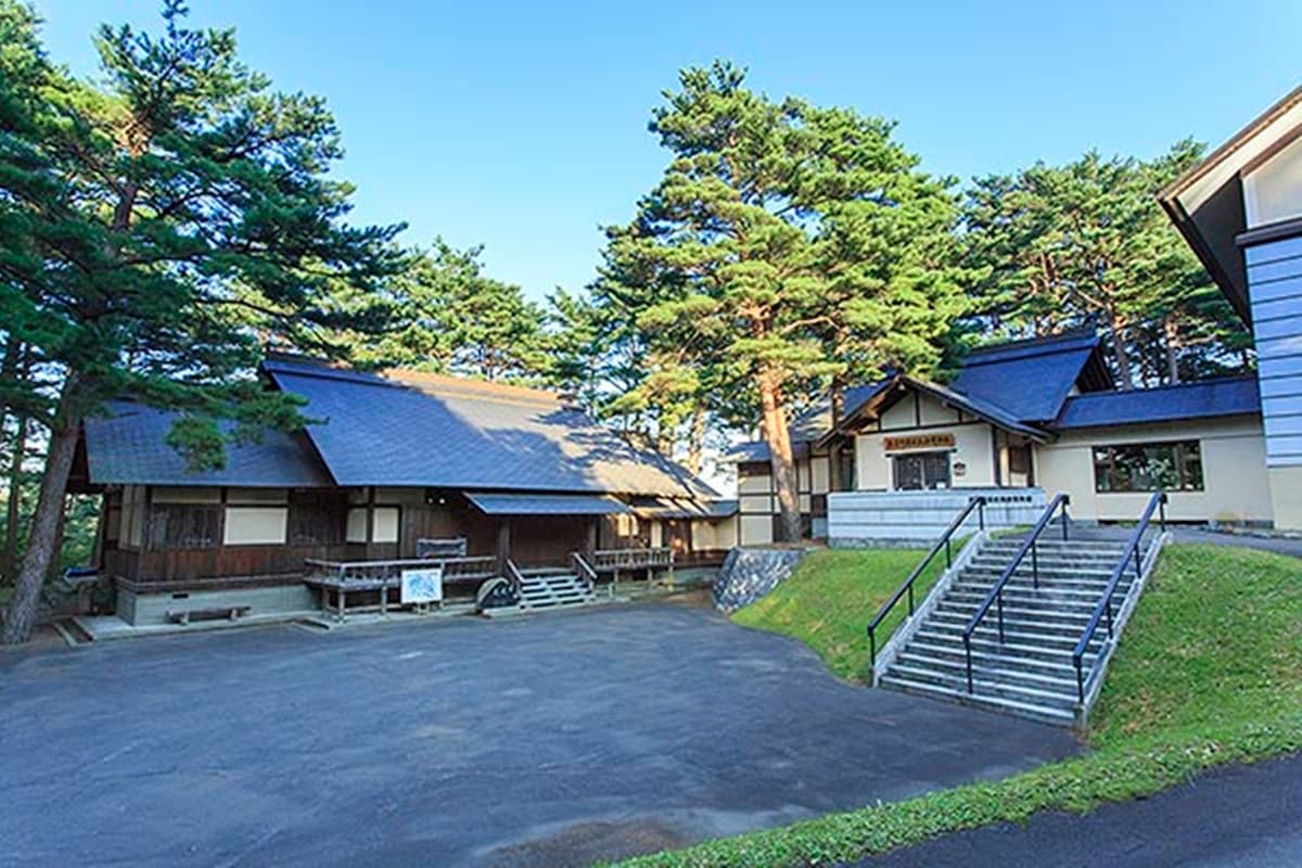 關西隱藏版蠟筆小新聖地！５大日本動漫經典場景，「這平交道」是大家的青春