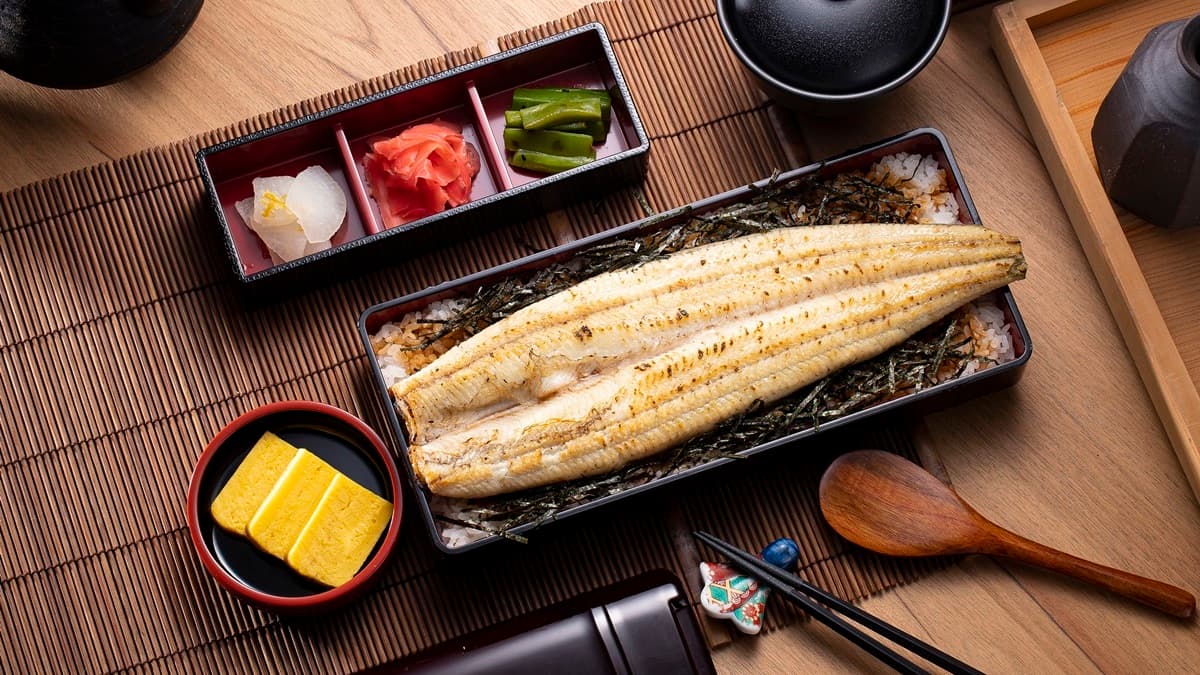 一本鰻定食也有僅以鹽巴提鮮的白燒口味可選擇。（圖片來源：大漁餐飲集團）