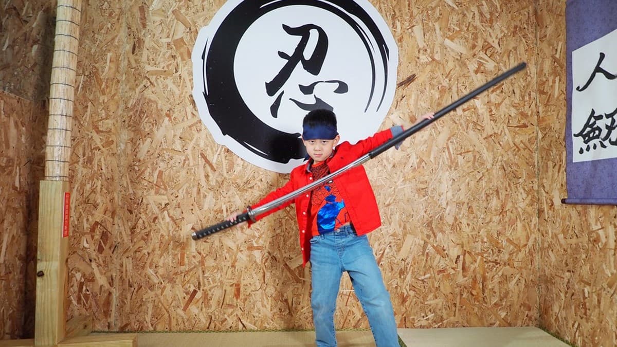 擬真武士刀是小男孩的夢想神兵。（圖片來源：加小菲愛碎碎唸）