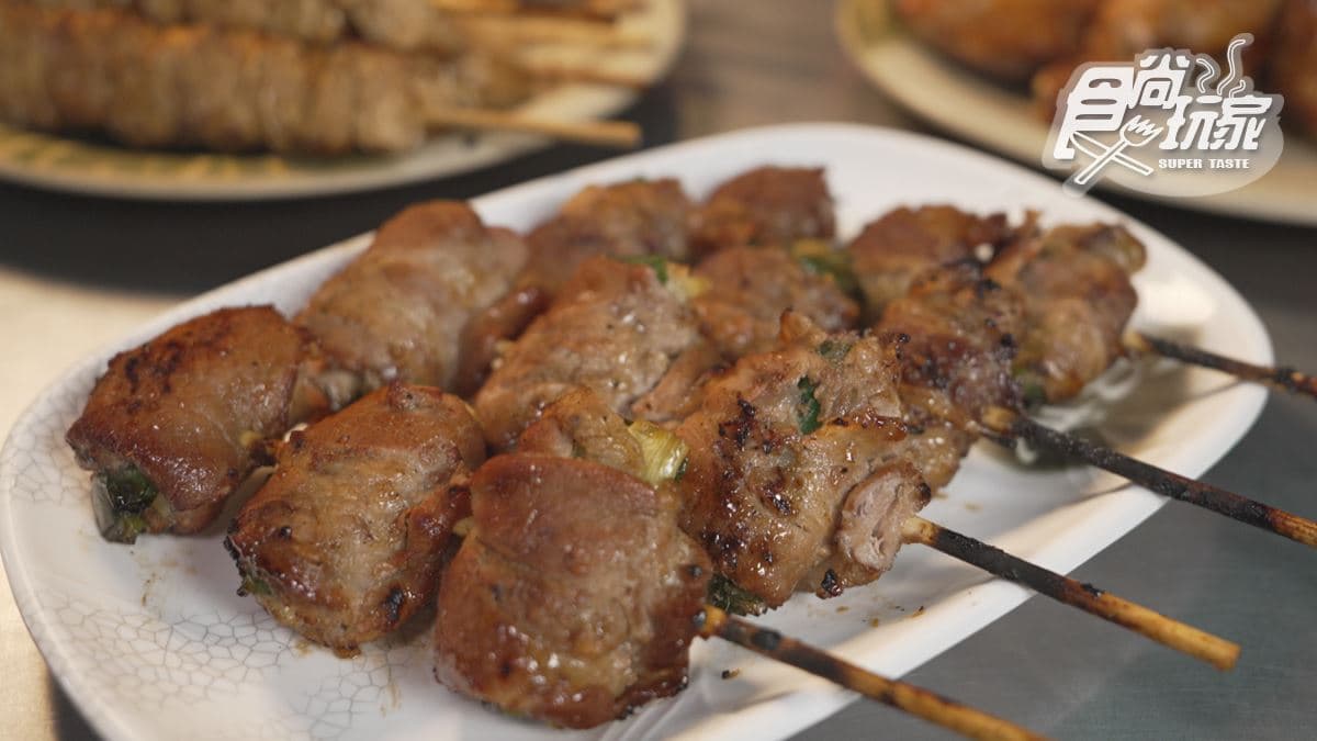 肉片包裹著滿滿的蔥，口感豐富。